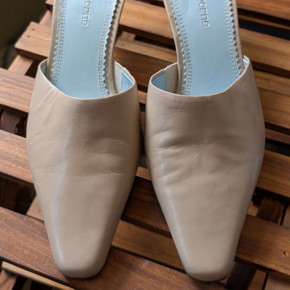 Liz Claiborne Women's Tan Mules